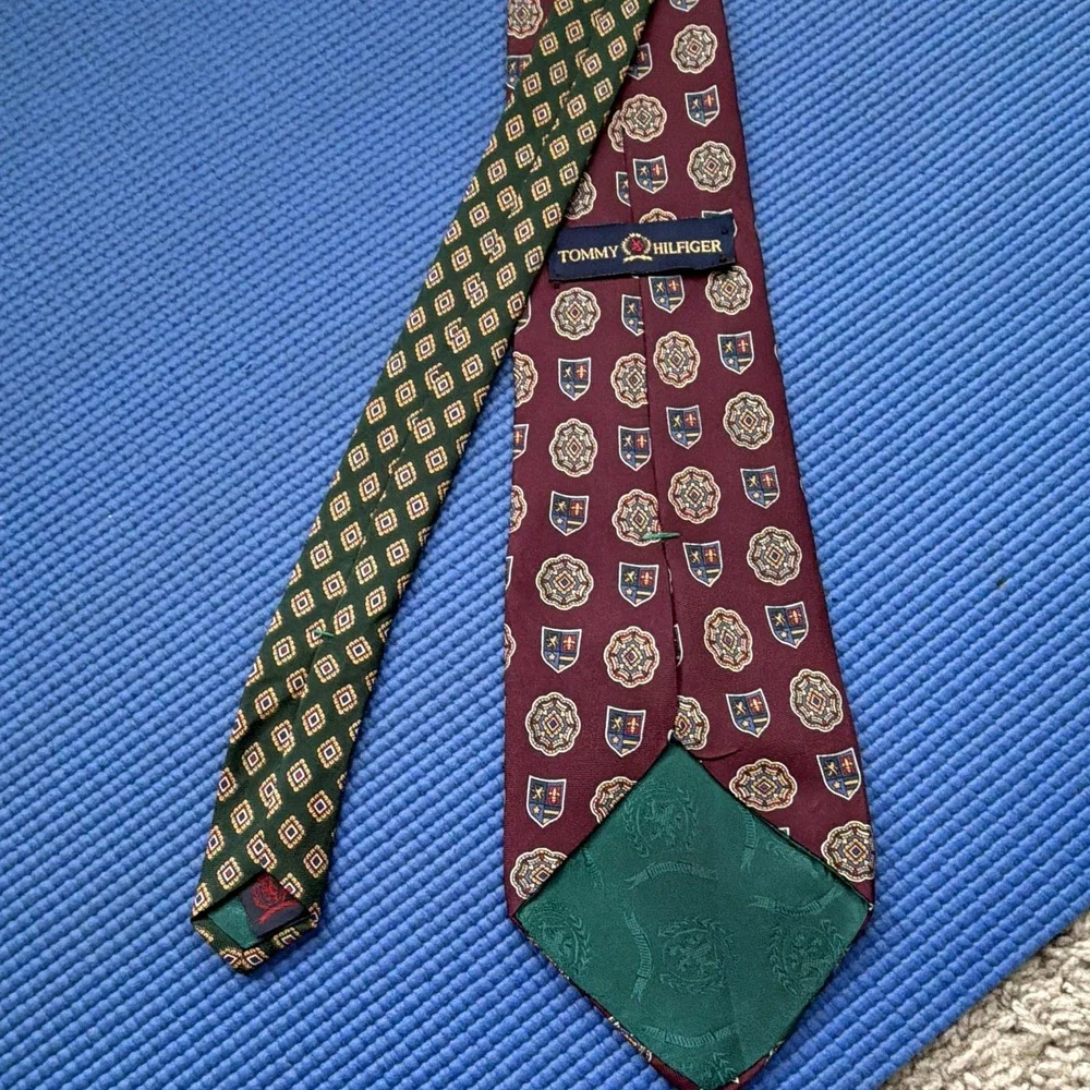 Vintage Tommy Hilfiger Men's Italian Silk USA MADE 1/2 Burgundy/Green 58